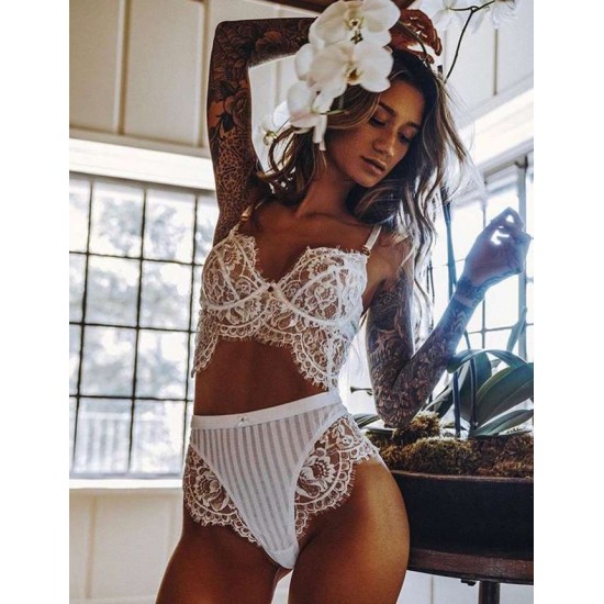 Plus Size White Lace Temptation 2pcs Bralette Lingerie Set